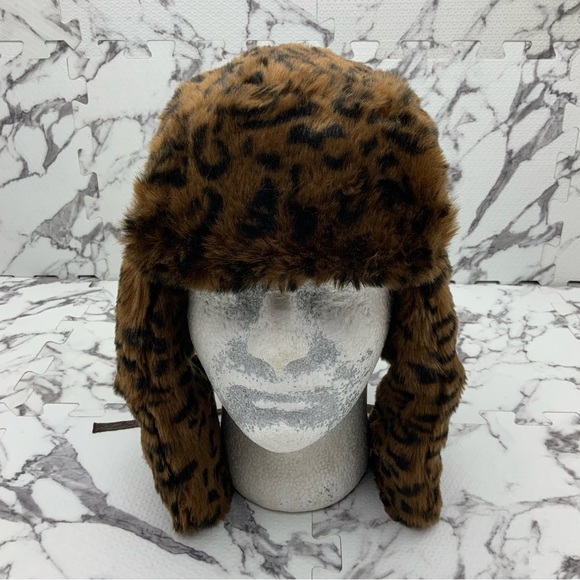 Shop Kangol Wild Fur Trapper Hat - DapperFam – DAPPERFAM Men’s Kangol Brown | Black Leopard Faux Fur Trapper Hat